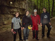 Die Höhlen AG 2004/2005 vor der Falkensteiner Höhle